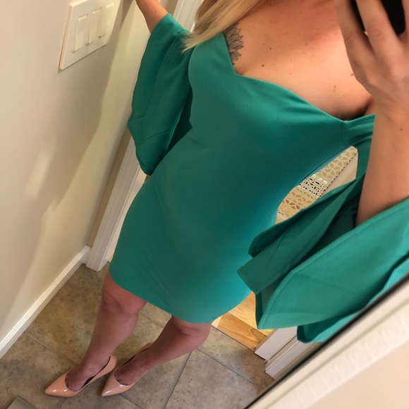 🍑Off The Shoulder Flutter sleeve dress - Picture 2 of 5